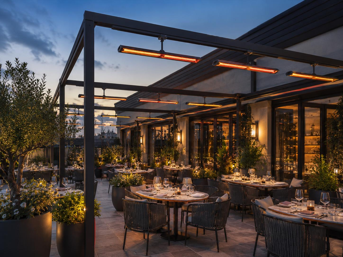 Terrassenheizung für Gastronomie-Außenbereiche mit elektrischen Hellstrahlern